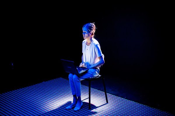 rsz_four_minutes_twelve_seconds_-_kate_maravan_2_-_photo_ikin_yum