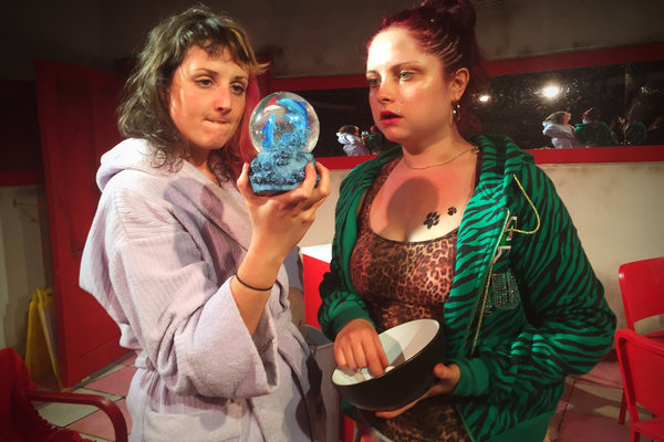 rsz_ffion_jones_and_sophie_hughes_in_ugly_lovely_c_velvet_trumpet_1-1