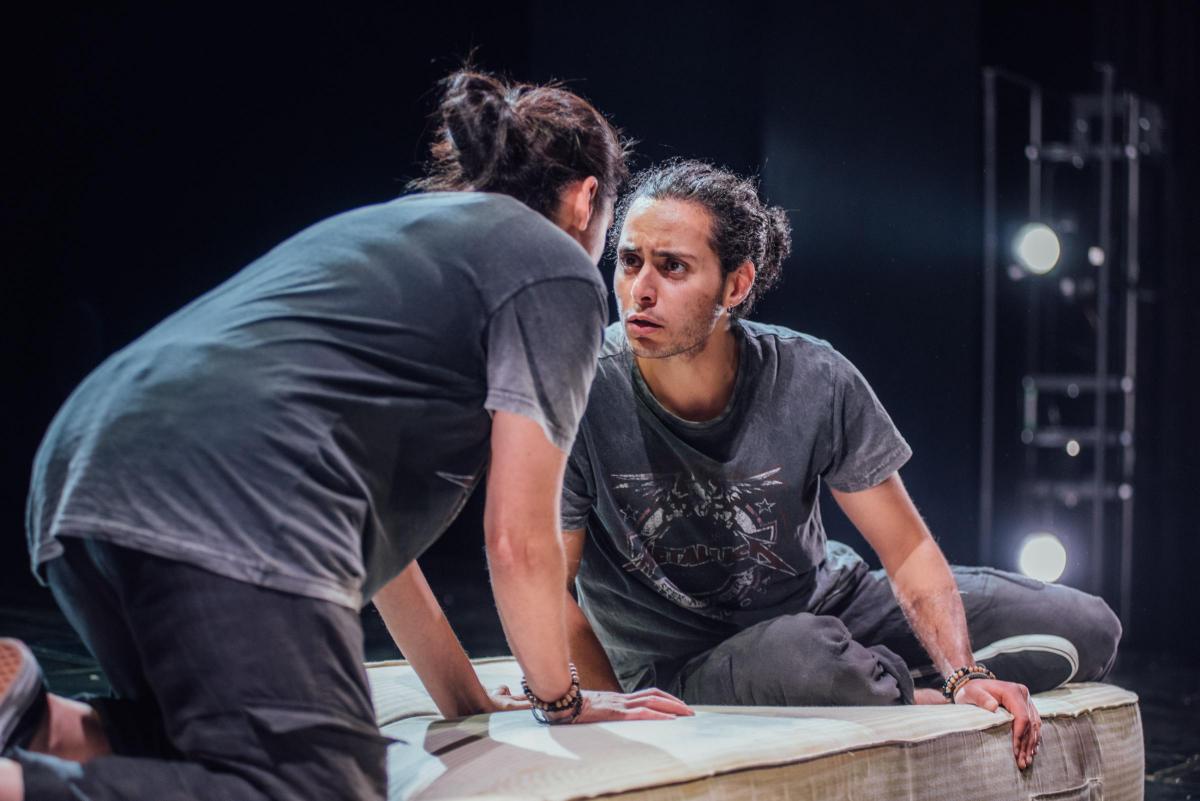 B8C40073-7BC0-49FC-A10D-3D33F55F609C