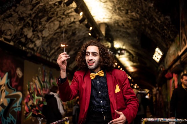 2571526D-FE34-4BBE-A6F5-6D7A25E34962